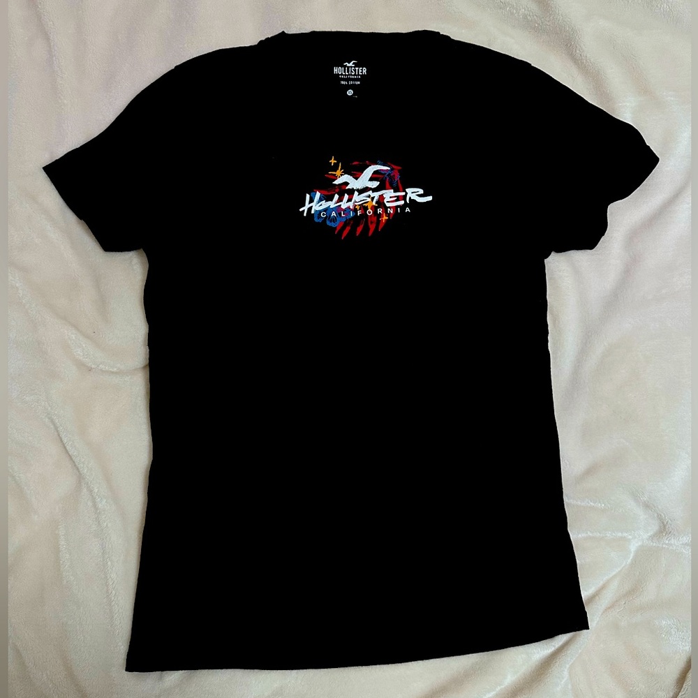 black hollister graphic tee